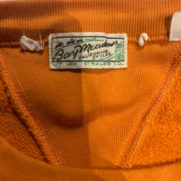 Special edition Levi’s sweater - Picture 3 of 3